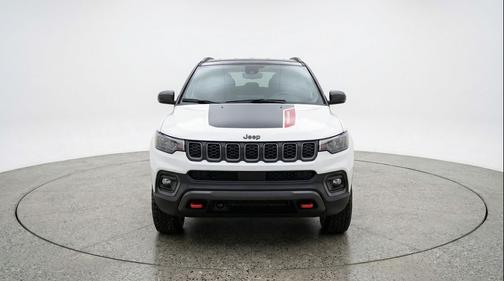 Bright White Clearcoat 2025 Jeep Compass Trailhawk