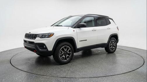 Bright White Clearcoat 2025 Jeep Compass Trailhawk