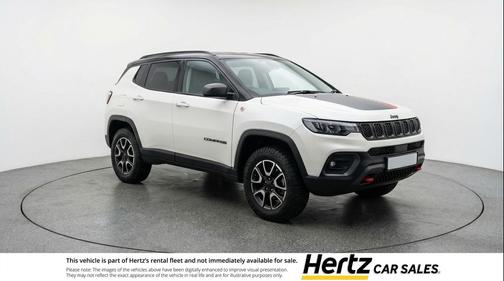 Bright White Clearcoat 2025 Jeep Compass Trailhawk