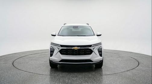 Summit White 2025 Chevrolet Trax LT