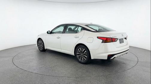Glacier White 2025 Nissan Altima SV FWD