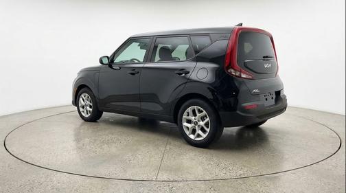 Fusion Black 2025 Kia Soul LX