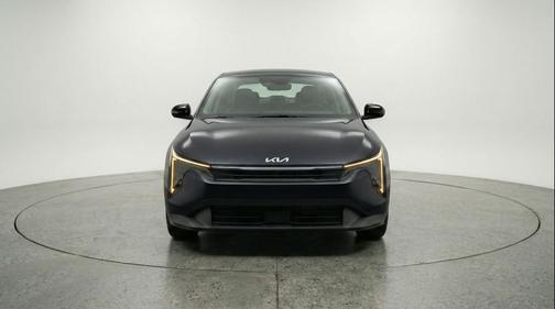 Aurora Black Pearl 2025 Kia K4 LXS
