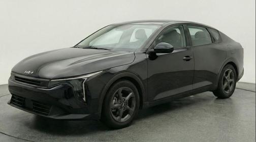 Aurora Black Pearl 2025 Kia K4 LXS