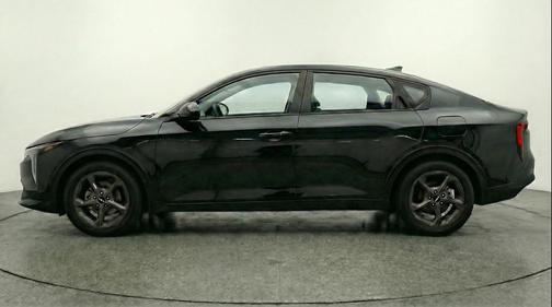 Aurora Black Pearl 2025 Kia K4 LXS