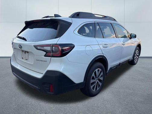 Crystal White Pearl 2022 Subaru Outback Premium