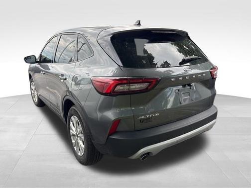 Carbonized Gray Metallic 2025 Ford Escape Active