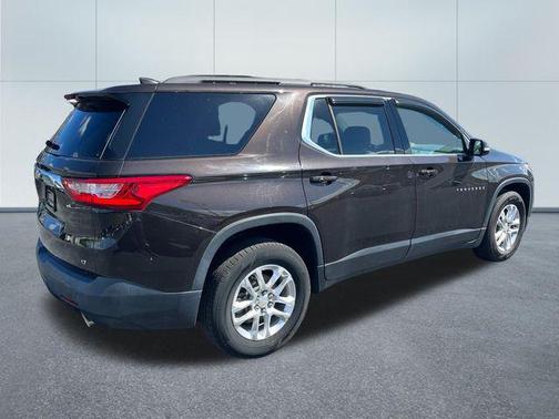 Havana Brown Metallic 2019 Chevrolet Traverse LT Cloth