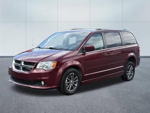 Octane Red Pearlcoat 2017 Dodge Grand Caravan SXT