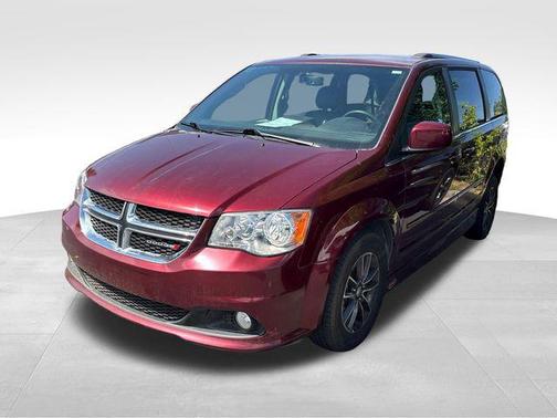 Octane Red Pearlcoat 2017 Dodge Grand Caravan SXT