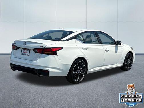 Glacier White 2024 Nissan Altima SR FWD