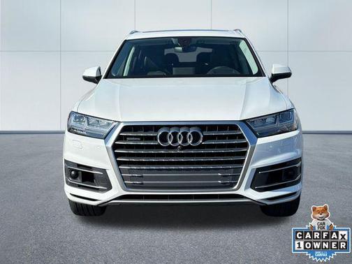 Glacier White Metallic 2019 Audi Q7 55 Prestige