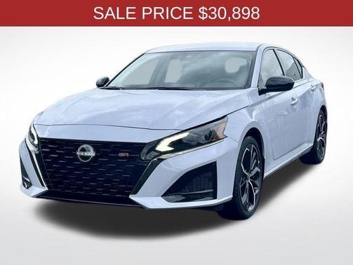 2025 Nissan Altima SR