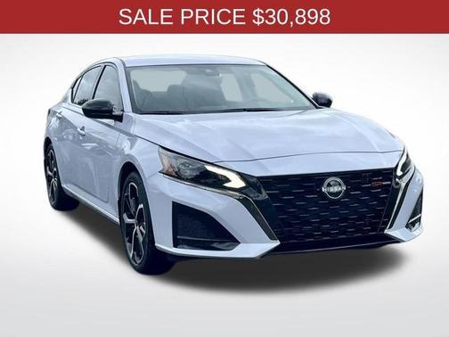 2025 Nissan Altima SR