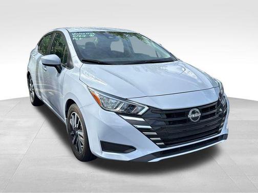 Pearl 2024 Nissan Versa 1.6 SV