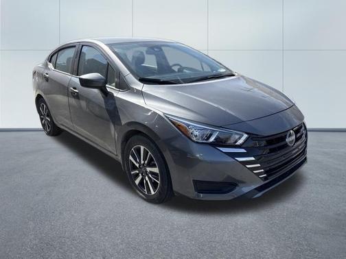 Gun Metallic 2024 Nissan Versa 1.6 SV