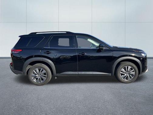 Super Black 2025 Nissan Pathfinder SV FWD