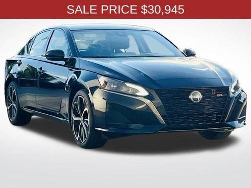 2025 Nissan Altima SR