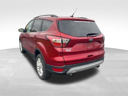 Ruby Red Metallic 2018 Ford Escape SE
