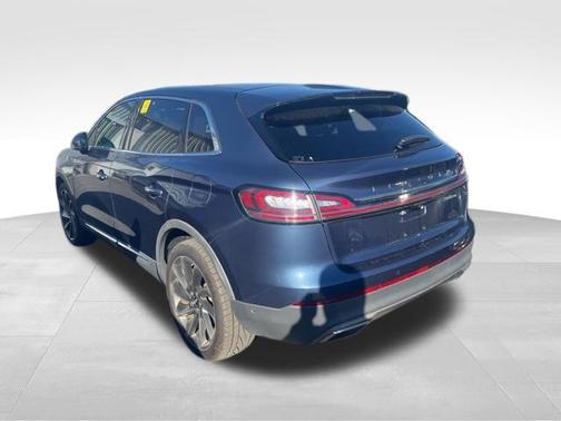 Blue Diamond Metallic 2019 Lincoln Nautilus Reserve