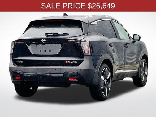 2025 Nissan Kicks SR