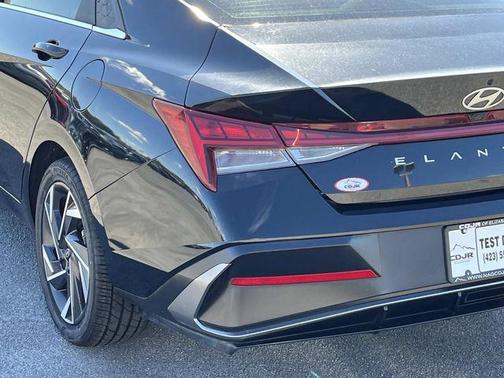Abyss Black 2024 Hyundai ELANTRA SEL