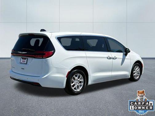 Bright White Clearcoat 2023 Chrysler Pacifica Touring L