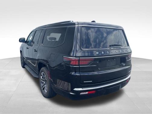 Diamond Black Crystal Pearlcoat 2023 Jeep Wagoneer L Series II 4x4