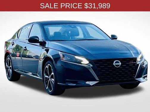 2025 Nissan Altima SR