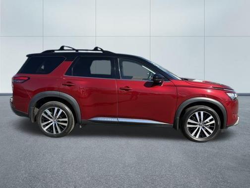 2023 Nissan Pathfinder Platinum 4WD