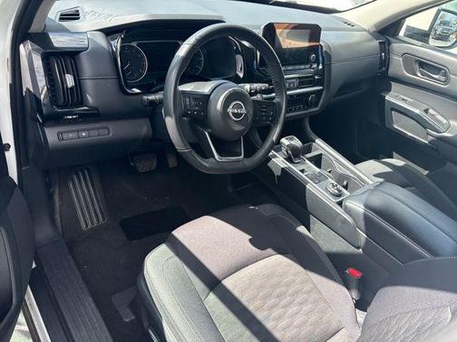 2024 Nissan Pathfinder SV 4WD