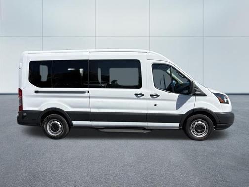 Oxford White 2018 Ford Transit-350 XL