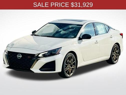 2025 Nissan Altima SR