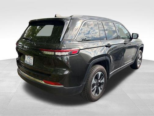 Rocky Mountain Pearlcoat 2024 Jeep Grand Cherokee 4xe Base