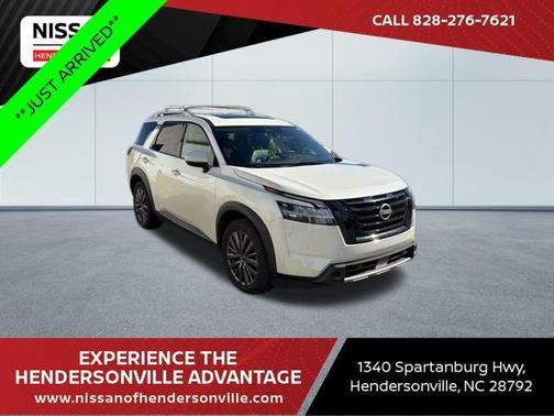 2023 Nissan Pathfinder SL