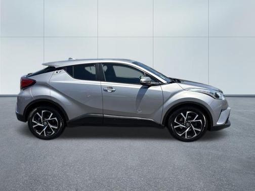 Silver Knockout Metallic 2018 Toyota C-HR XLE Premium