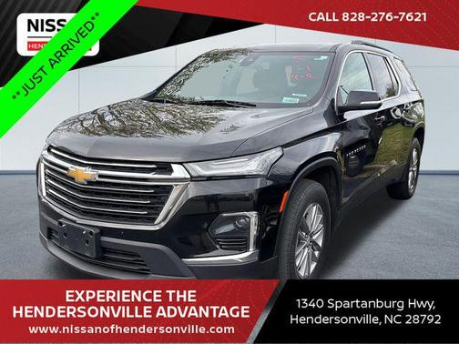 Mosaic Black Metallic 2023 Chevrolet Traverse LT Cloth