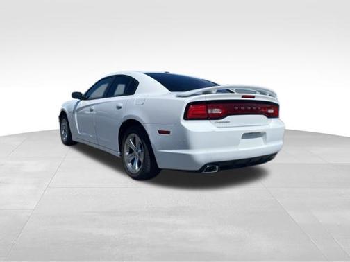 Bright White Clearcoat 2014 Dodge Charger SE