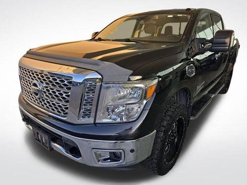 2017 Nissan Titan SV