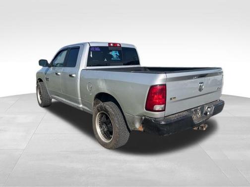 Bright Silver Metallic Clearcoat 2017 RAM 1500 SLT