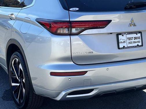Silver 2024 Mitsubishi Outlander PHEV SEL