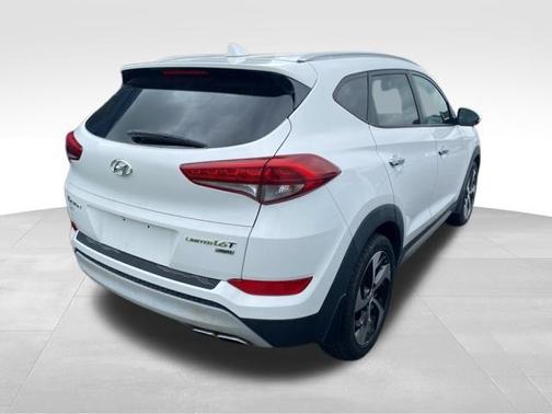 Winter White 2017 Hyundai TUCSON Limited