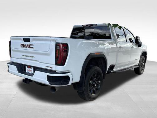 Summit White 2024 GMC Sierra 2500 AT4