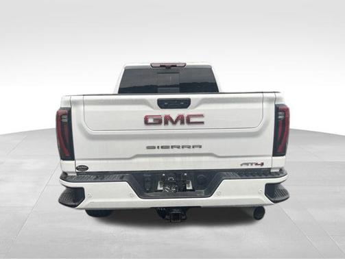 Summit White 2024 GMC Sierra 2500 AT4