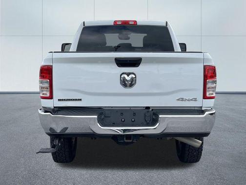 Bright White Clearcoat 2024 RAM 2500 Big Horn Crew Cab 4x4 6'4' Box