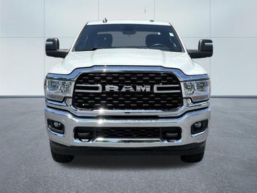 Bright White Clearcoat 2024 RAM 2500 Big Horn Crew Cab 4x4 6'4' Box