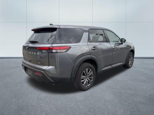 2024 Nissan Pathfinder S 4WD