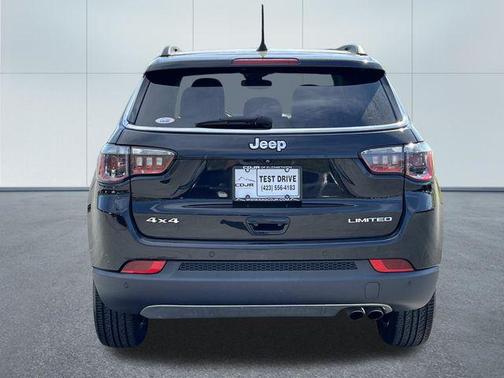 Diamond Black Crystal Pearlcoat 2021 Jeep Compass Limited