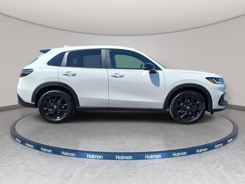 Platinum White Pearl 2025 Honda HR-V AWD Sport