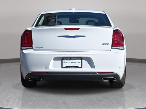 2018 Chrysler 300 Touring